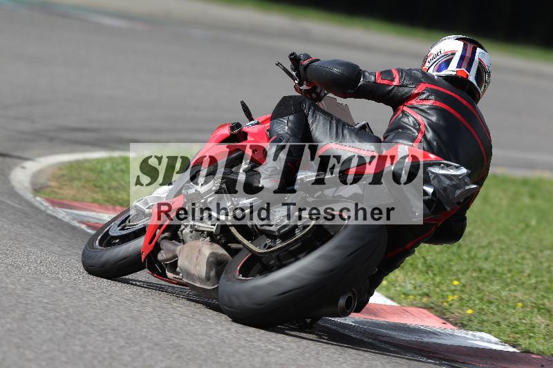 Archiv-2022/62 09.09.2022 Speer Racing ADR/Gruppe gelb/backside